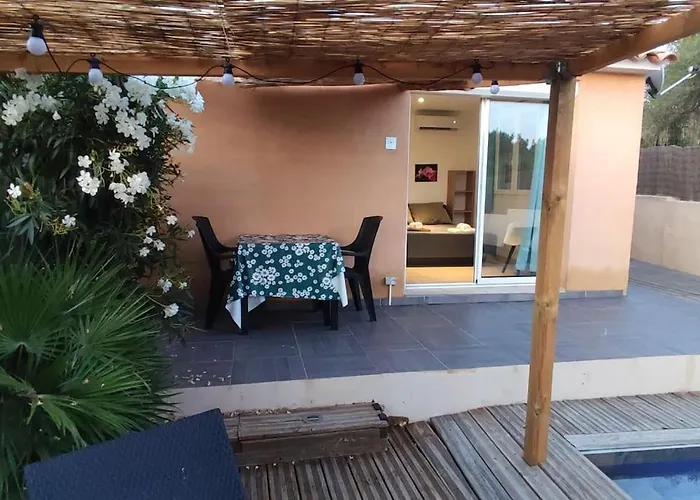 Tiny House Avec Piscine A Figari